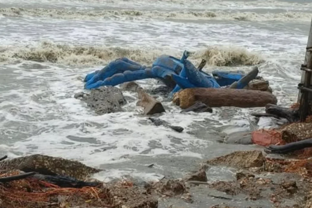 La furia del mar y las inundaciones dejan en crisis al turismo costero