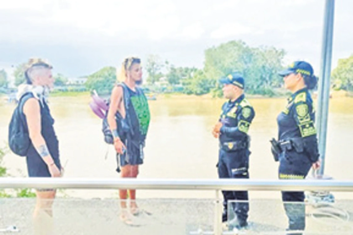 Policía en jornadas de vigilancia y control