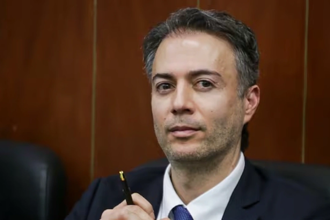 CNE descarta impedimento y ordena inscripción de Daniel Quintero