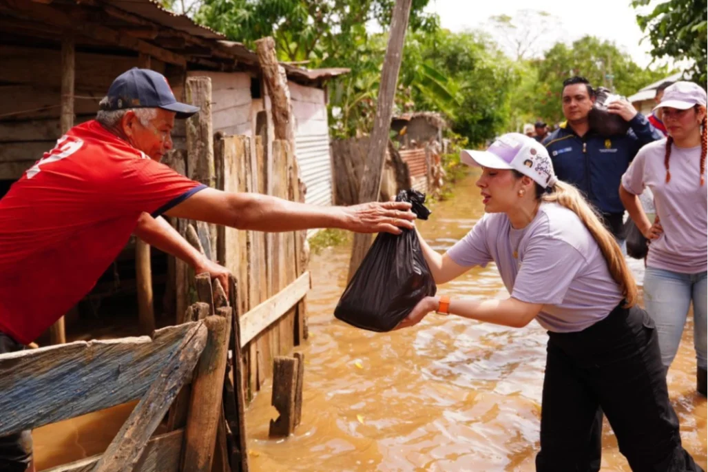 Gestoras sociales con la 10 puesta en la emergencia