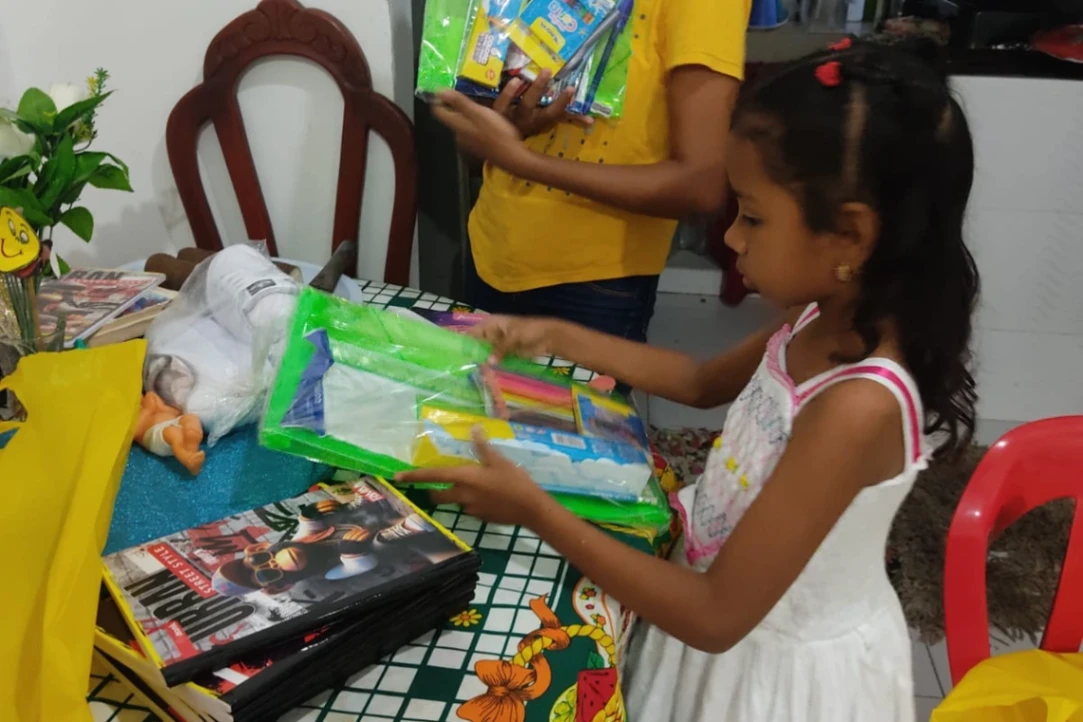 Junta de Acción Comunal del barrio San Luis entregó kits escolares a niños y niñas del sector