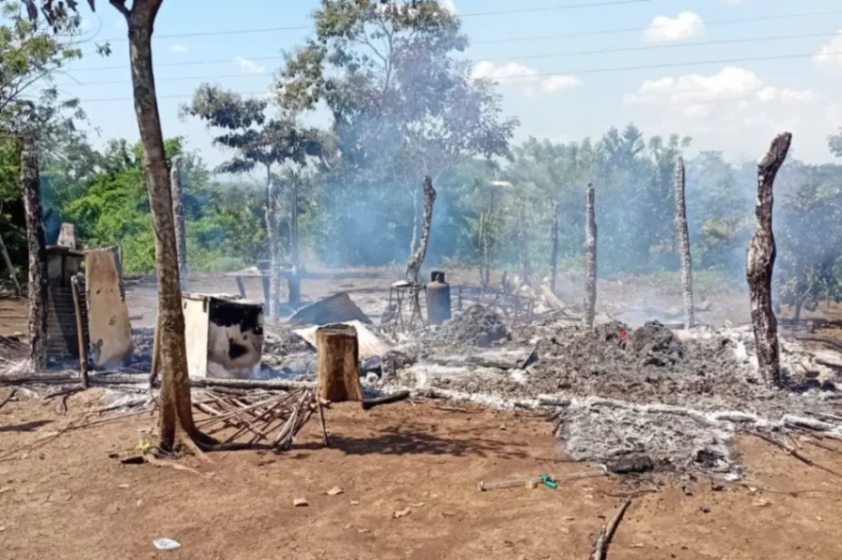 Incendio dejó a otra familia sin techo