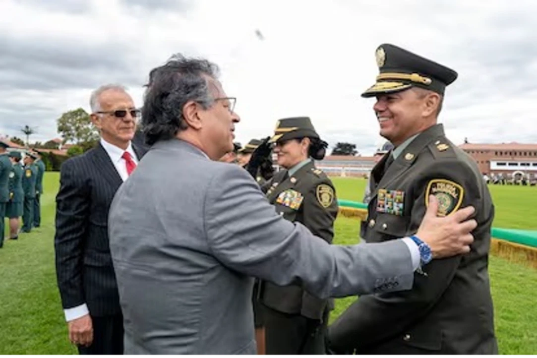 Abogado niega autoría de anónimo contra General Urrego por complot a Petro