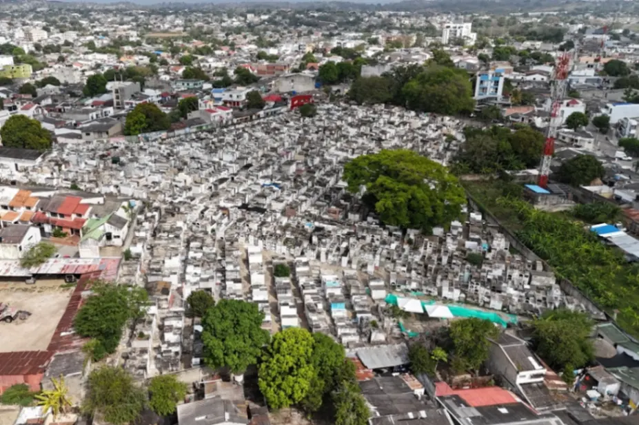 Han sido recuperados 50 cuerpos en el Cementerio de Sincelejo y sigue la búsqueda