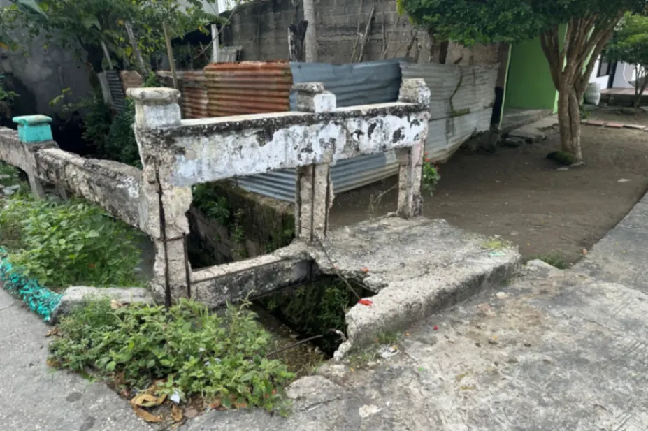 En el barrio 20 de Julio piden arreglo de un puente y la instalación de barandas