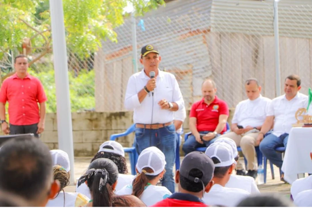 Alcalde Nolberto Beltrán gestiona nueva ambulancia para fortalecer la atención en salud en Guaranda