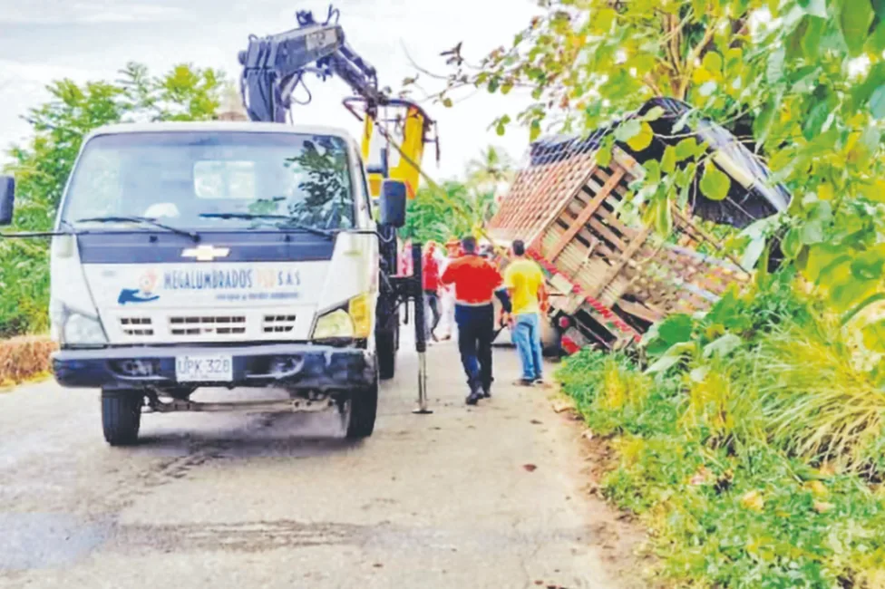 Terminó metido en una cuneta