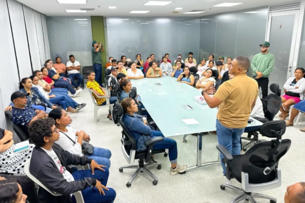 El alcalde Yahir Acuña destaca exitosa experiencia de apoyo a estudiantes de colegios oficiales
