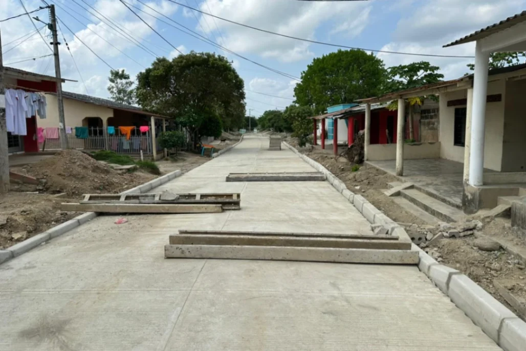 Avanza la pavimentación de la calle El Pozo en Chochó, la obra está en un 30%