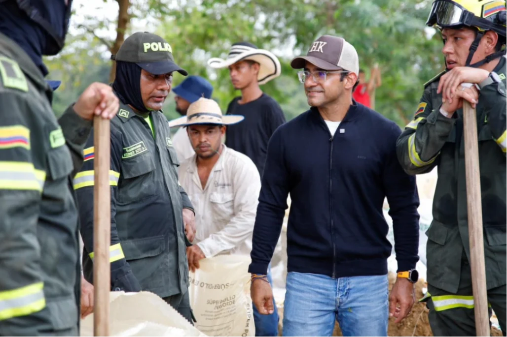 Alcalde Hugo Kerguelén llegó a Las Palomas para trabajar junto a la comunidad en el cierre de las bocas