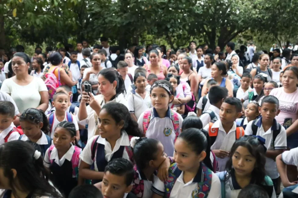 Montería retoma clases presenciales con flexibilidad curricular tras inundaciones