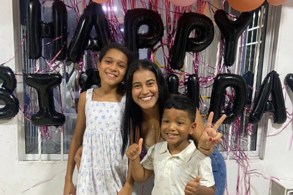 Celebramos con ustedes otro año más de vida. ¡Bendiciones!