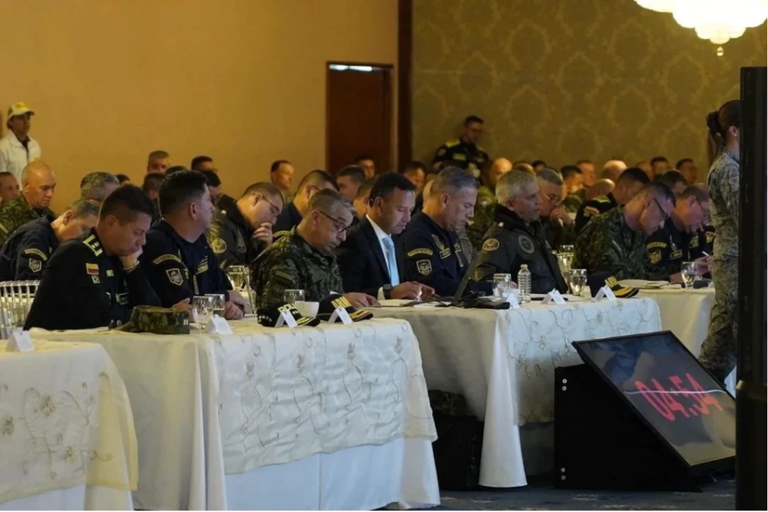 Presidente Petro mantiene en vilo a la cúpula militar por firma de decretos de nombramiento