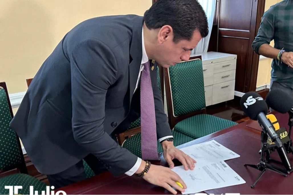 Diciendo y haciendo