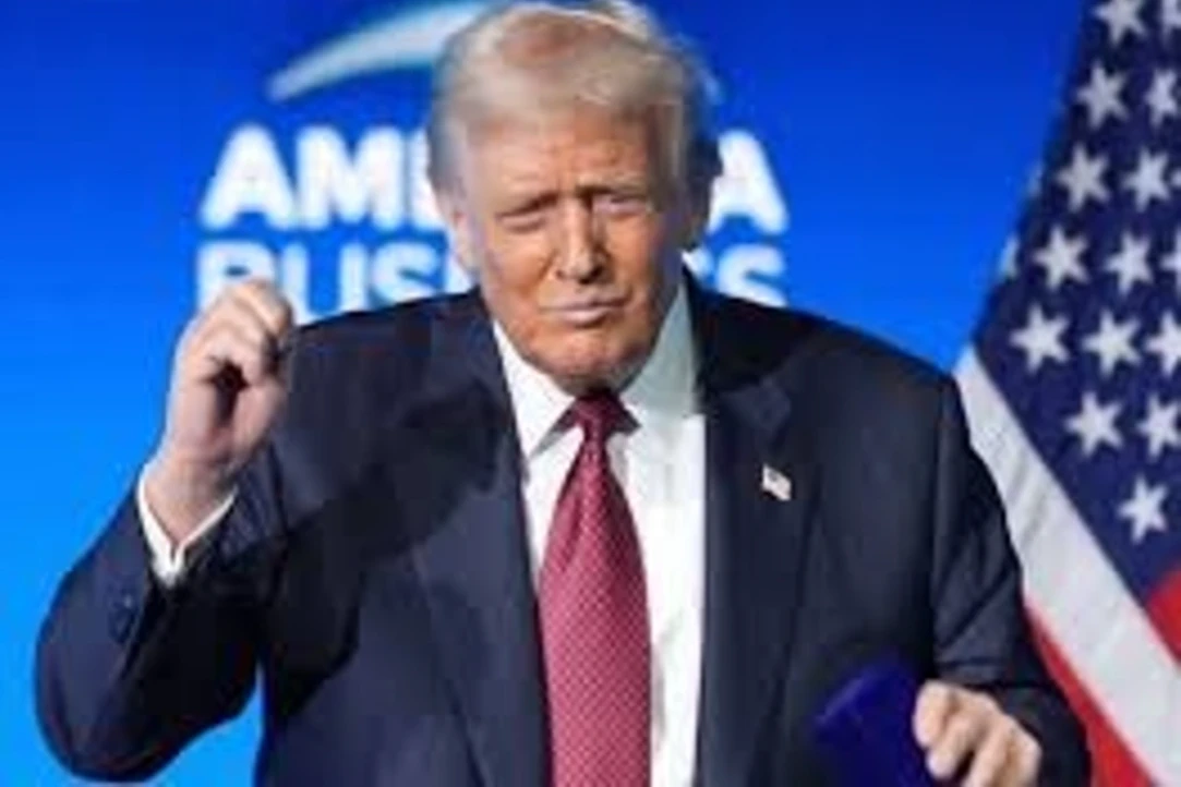 Trump afirmó que todavía hay "una gran ola" de ataques contra los Ayatolás