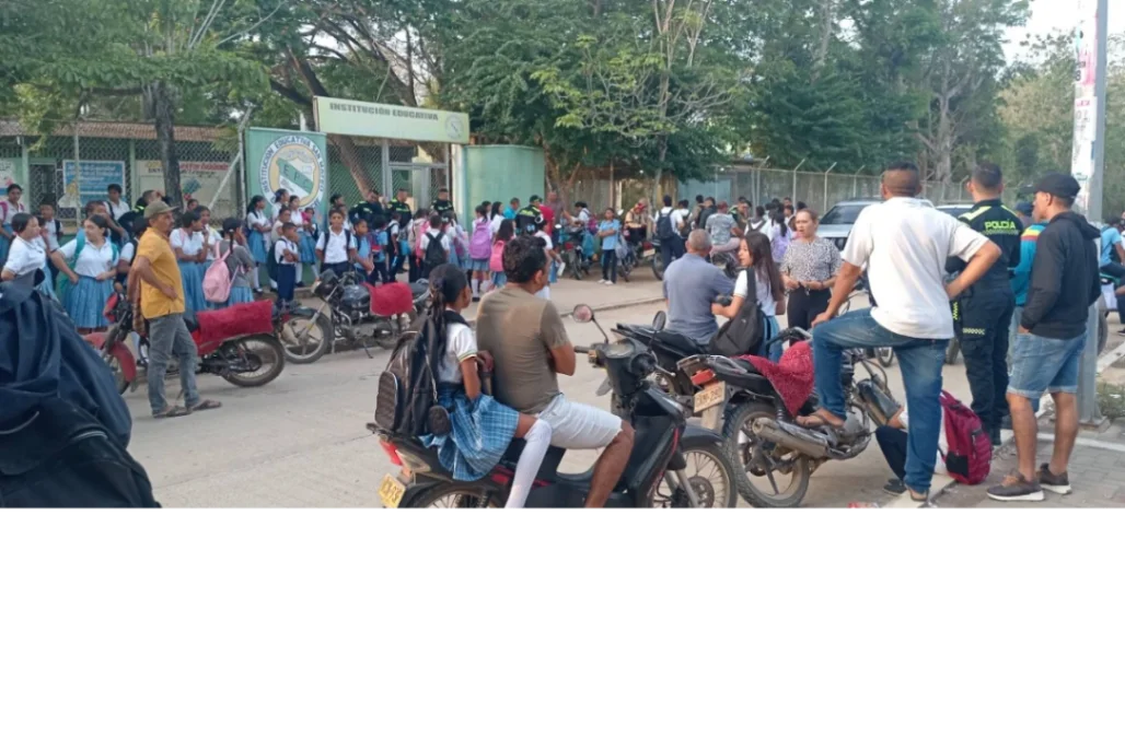 Estudiantes de la zona rural de El Roble protestan por falta de transporte escolar