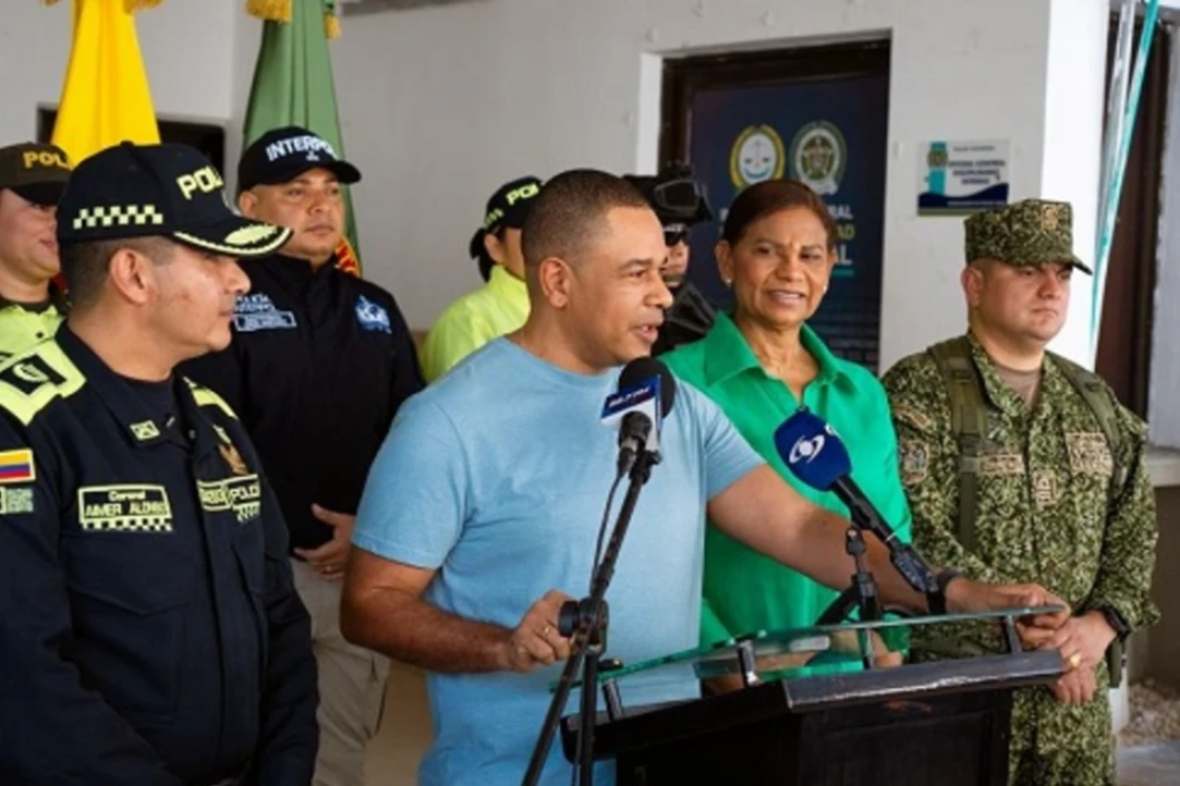 Alcalde Yahir Acuña presenta proyecto de terminal de transportes por $160 mil millones ante la Gobernación de Sucre