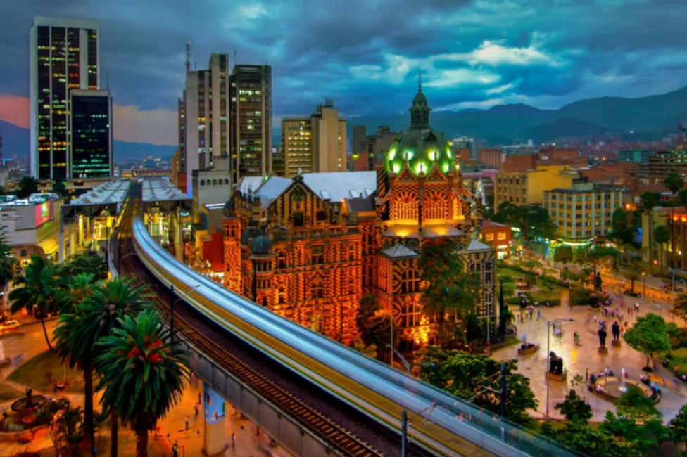 Medellín: Alcaldía invierte en infraestructura para cultura, deporte, educación y seguridad.