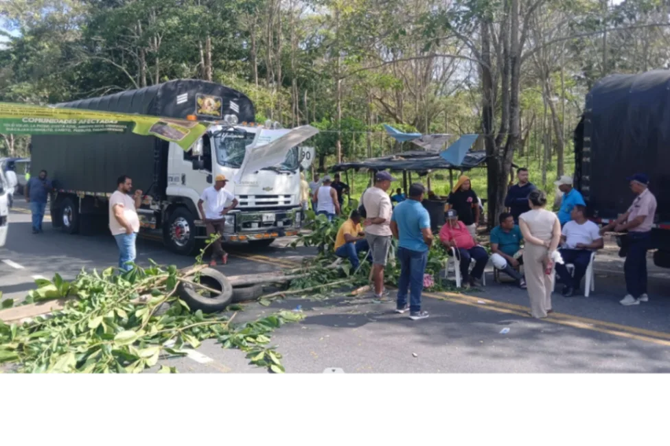 Suspenden bloqueo y gremio se reunirá con autoridades