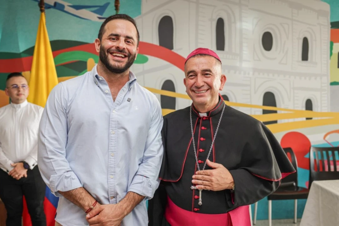Gobernador de Córdoba recibe a Monseñor Rubén Darío Jaramillo en Montería