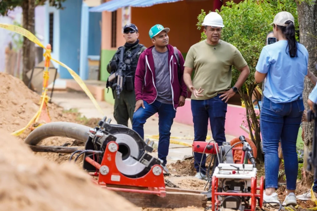 Alcalde Yahir Acuña visitó obras de construcción del sistema de acueducto de La Arena, San Rafael y La Gulf