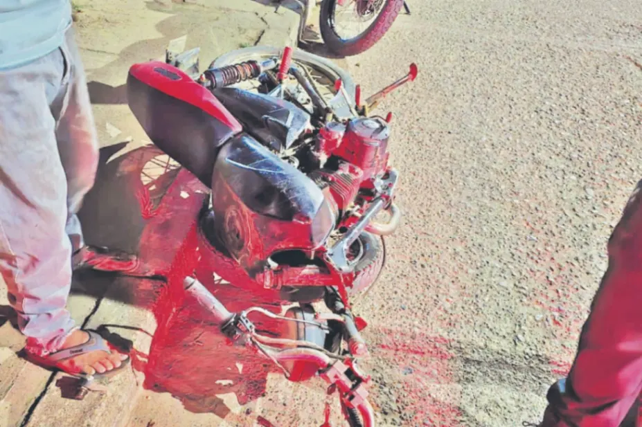 Se llevó varias motos por delante
