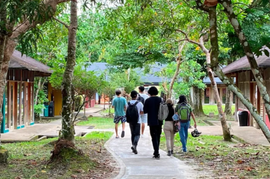 Universidades regionales avanzan en certificaciones internacionales