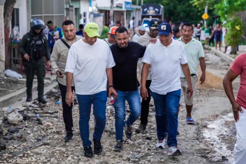 Alcalde de Sincelejo recorre barrios y anuncia avances en obras viales