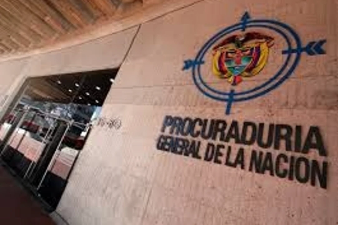 Piden a Procuraduría que ponga la lupa en millonarios contratos