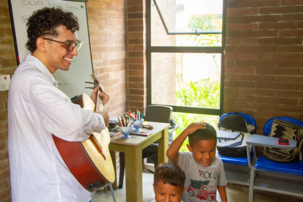 Inglés con propósito: Universidad de Córdoba lleva esperanza a niños en hogar de paso en Montería