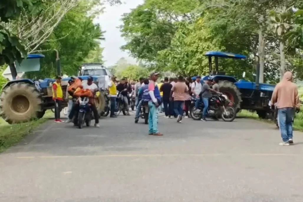 'Vuelve y juega', campesinos se van a paro