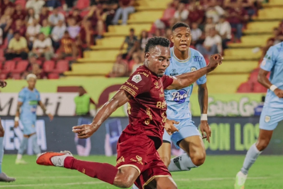 Jaguares perdió 3-1 y pudo ser peor