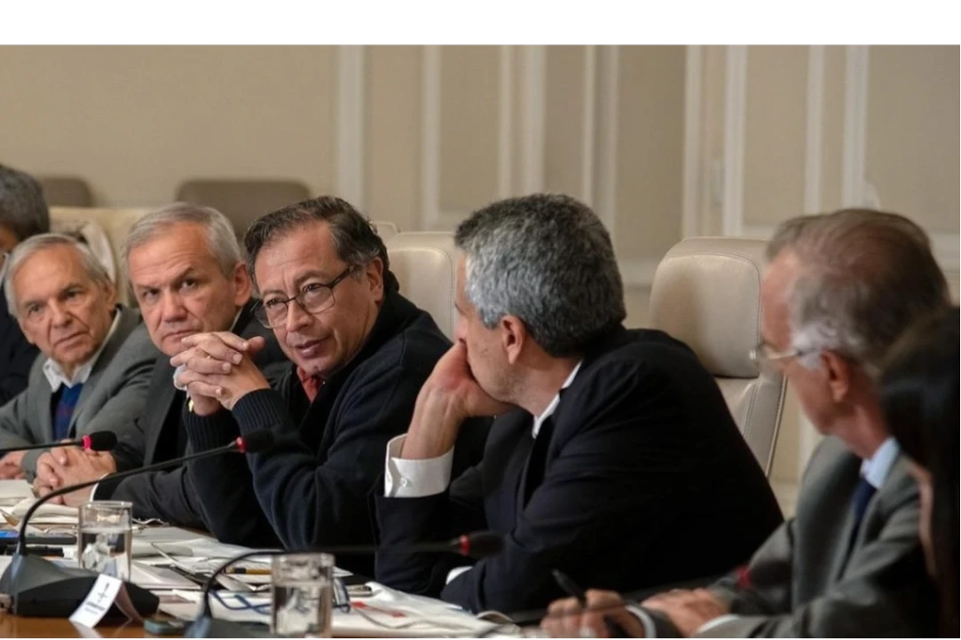 Bonilla libre y Carlos Ramón sin circular roja