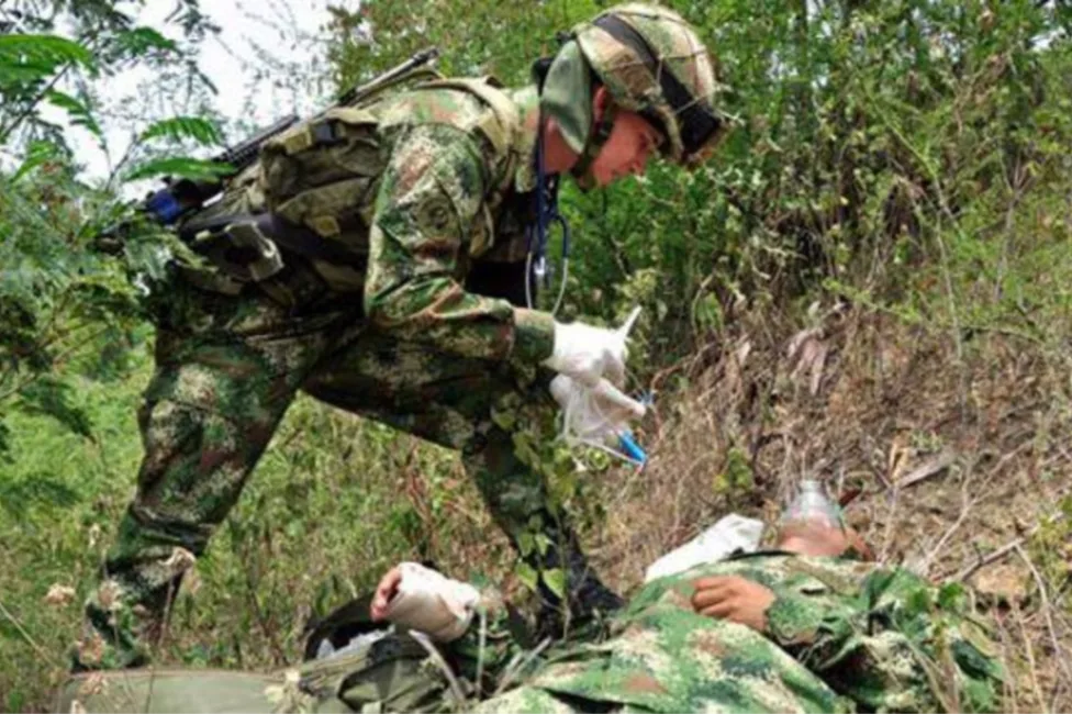 Tres militares resultan heridos en medio de combates en Briceño con las Farc