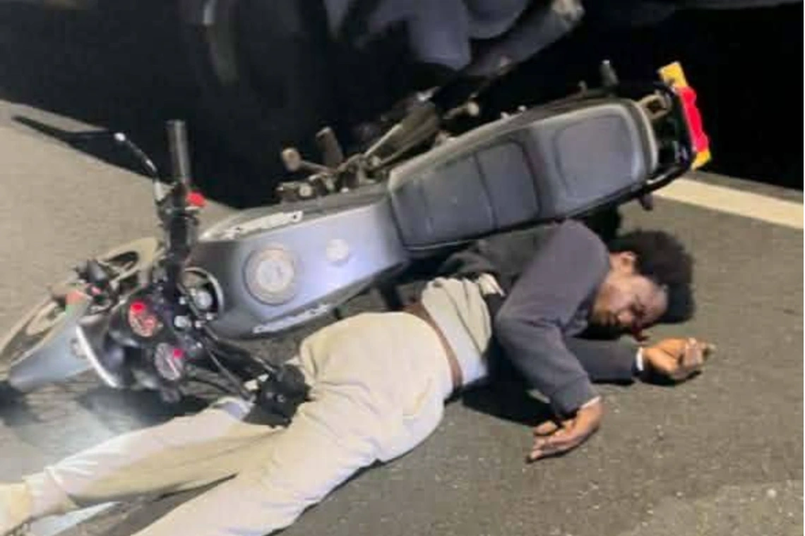 Motociclista se estrelló con la parte trasera de un camión cisterna en zona rural de San Onofre