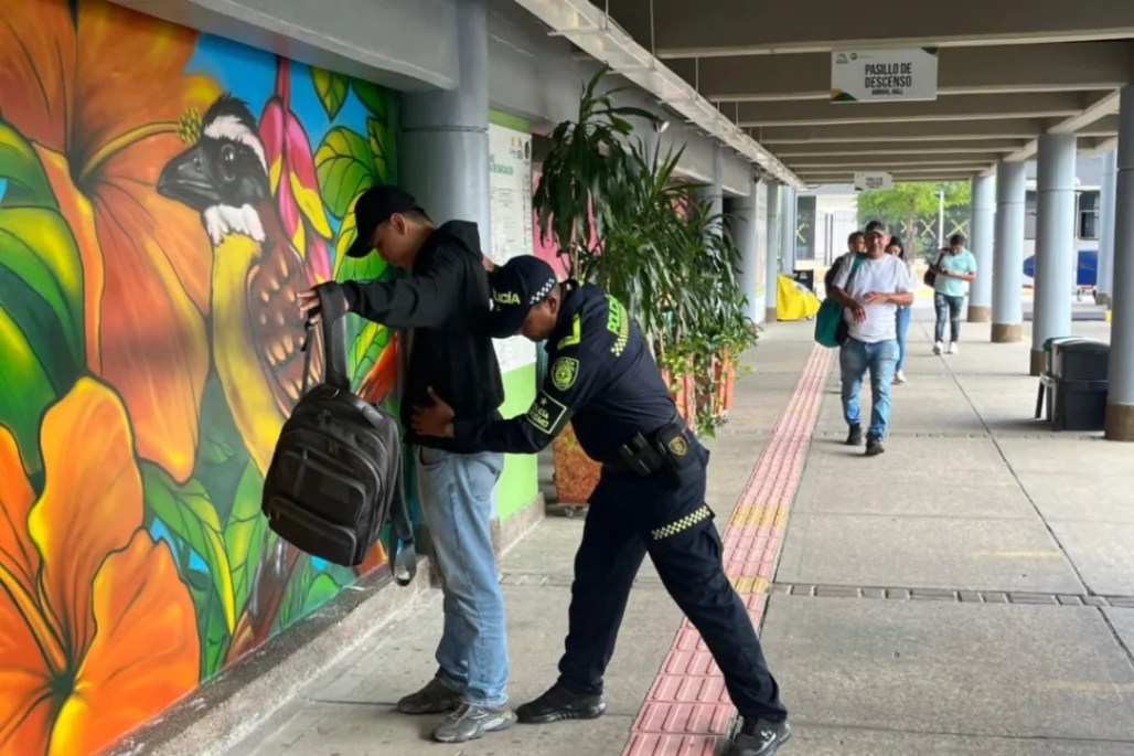Policía refuerza seguridad en la Terminal de Transportes de Montería