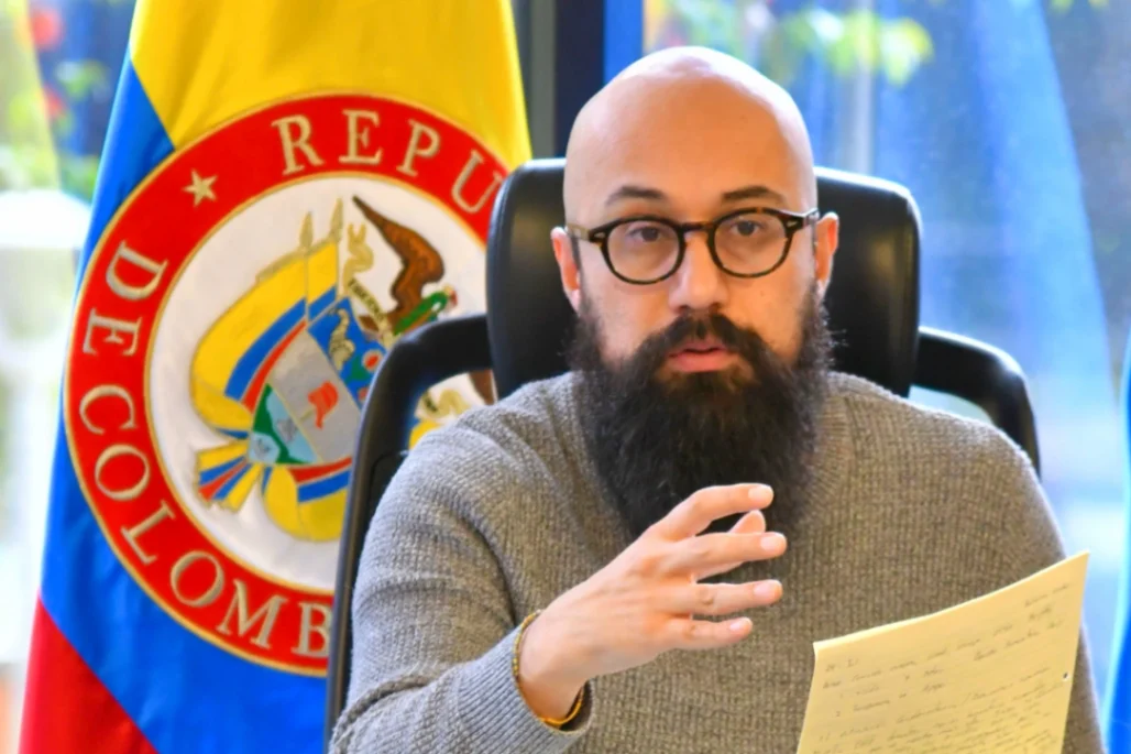 Se denuncian ellos mismos