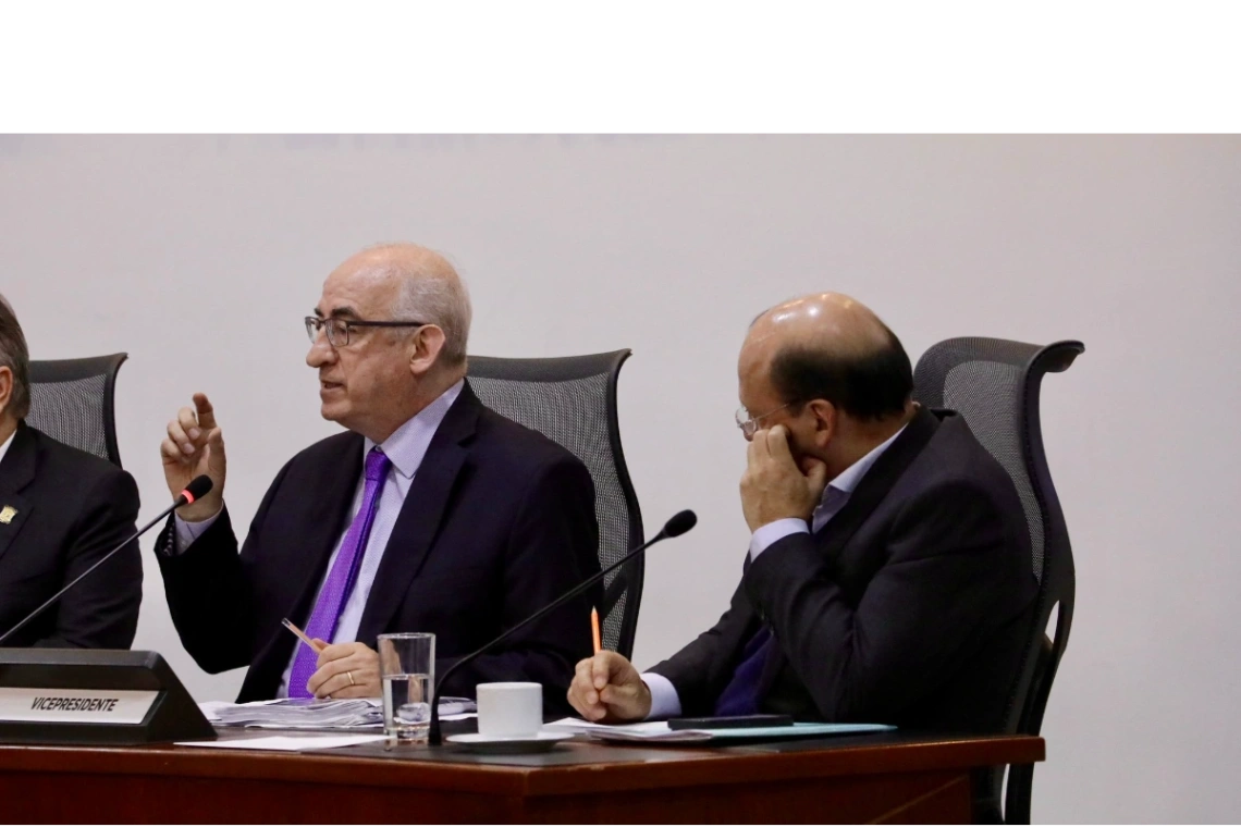 Banrepública pidió mesura, Gobierno atacó
