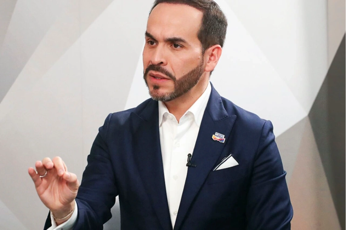 De la Espriella reafirma su respeto y admiración por Álvaro Uribe