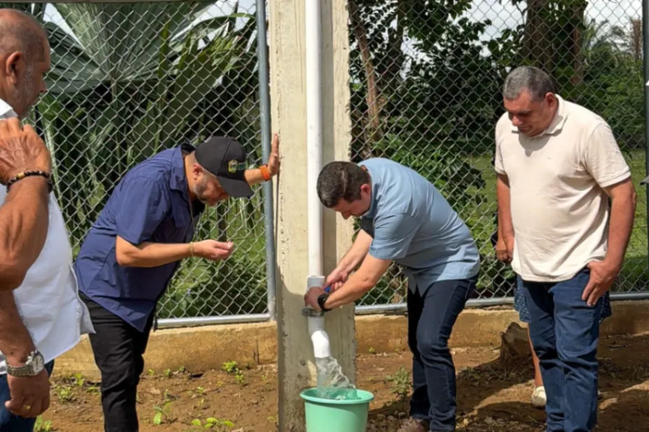 Director de la CVS, Orlando Medina, entrega tres pozos profundos a comunidades rurales de Sahagún