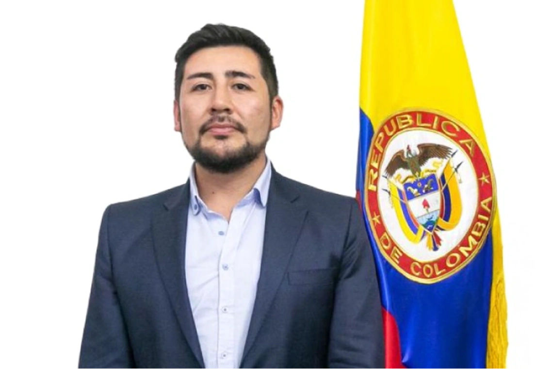 Viceministro dijo que Petro ordenó poner a su tropa digital a favor de Cepeda