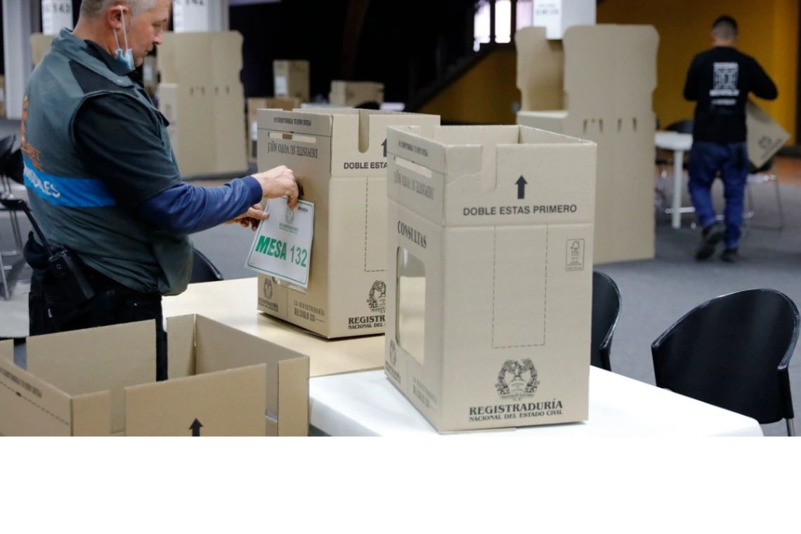 Inicia impresión del tarjetón para la primera vuelta presidencial