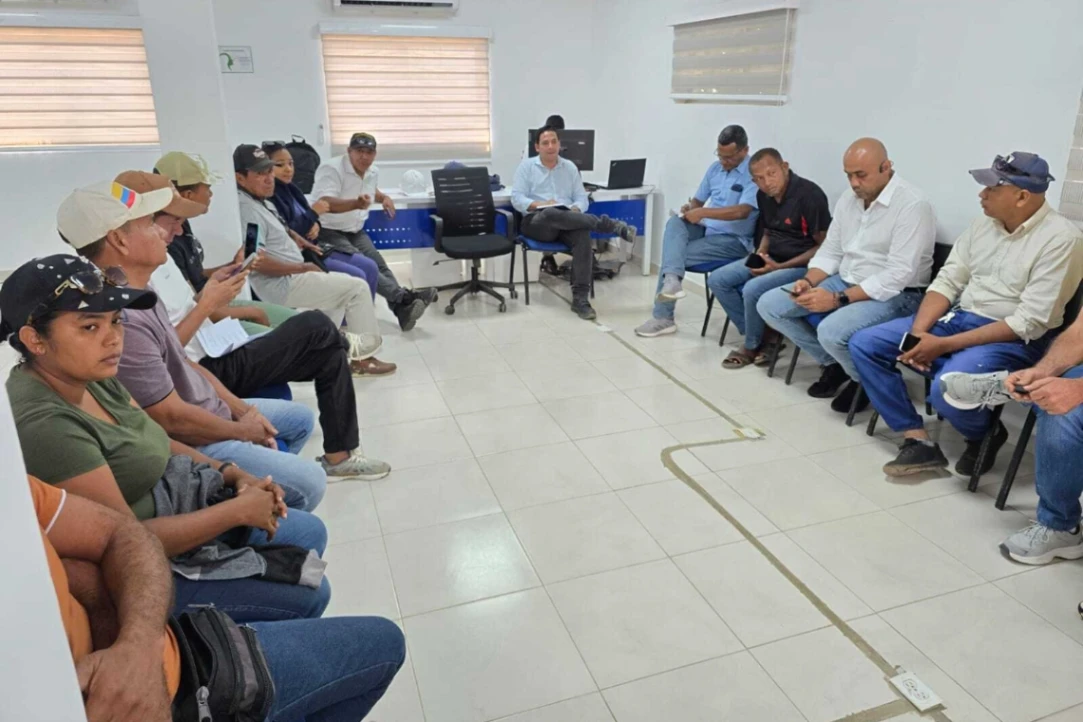 Líderes comunales y Aqualia acuerdan plan de acción para optimizar el servicio de agua en Lorica