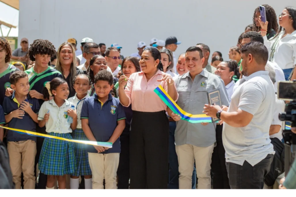La alcaldesa de Coveñas Netsky Feria lideró la entrega de la nueva infraestructura en la I.E. Pío XII
