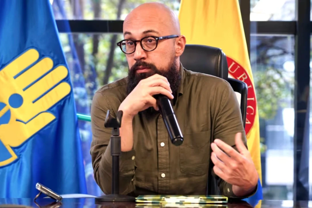 Carlos Carrillo asegura que hay “pruebas falsas” tras señalamientos de Angie Rodríguez