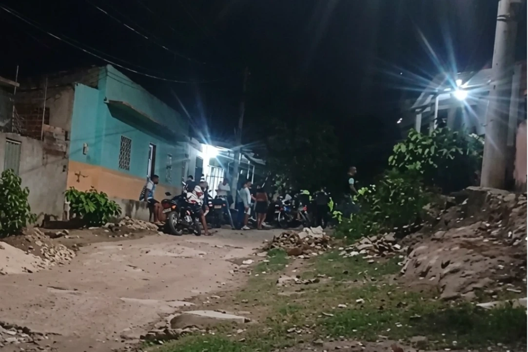 Ataque a bala en Corozal deja un joven herido mientras estaba en la terraza de su casa