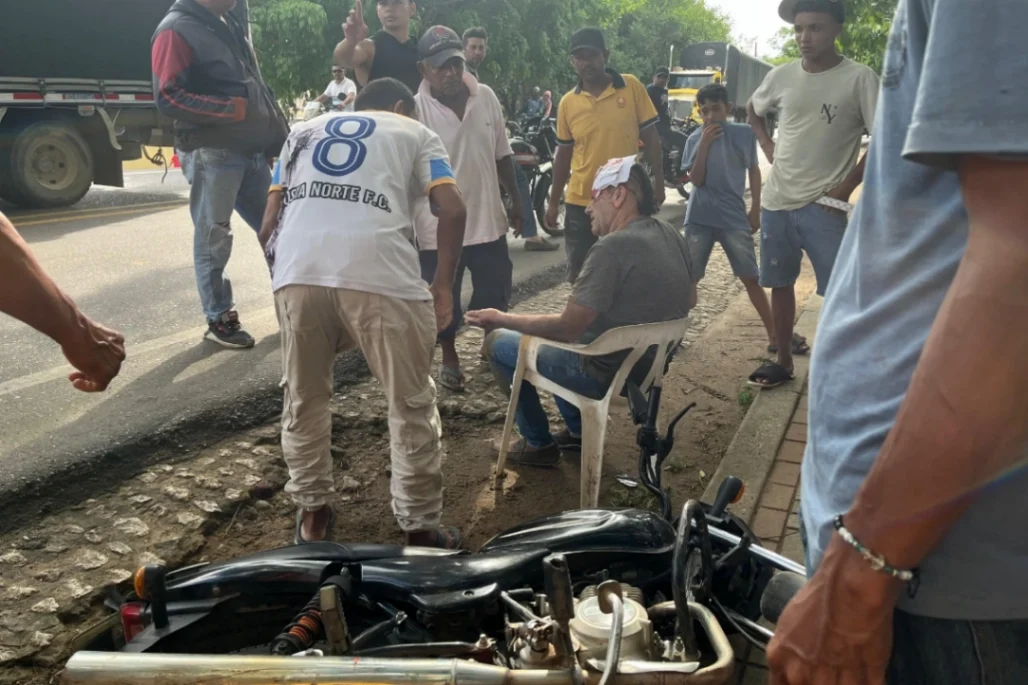 Se accidentó y sufrió heridas en la cabeza