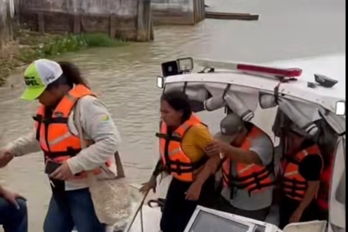Canoa se volteó, Julio se ahogó