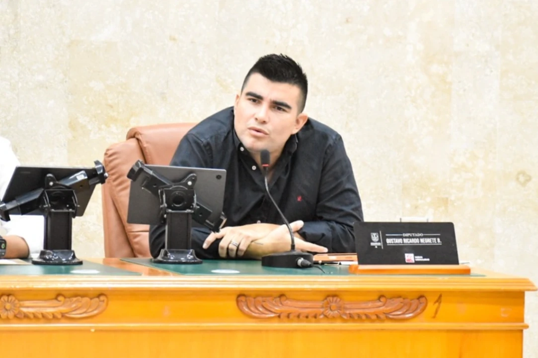 "Renuncio por coherencia"