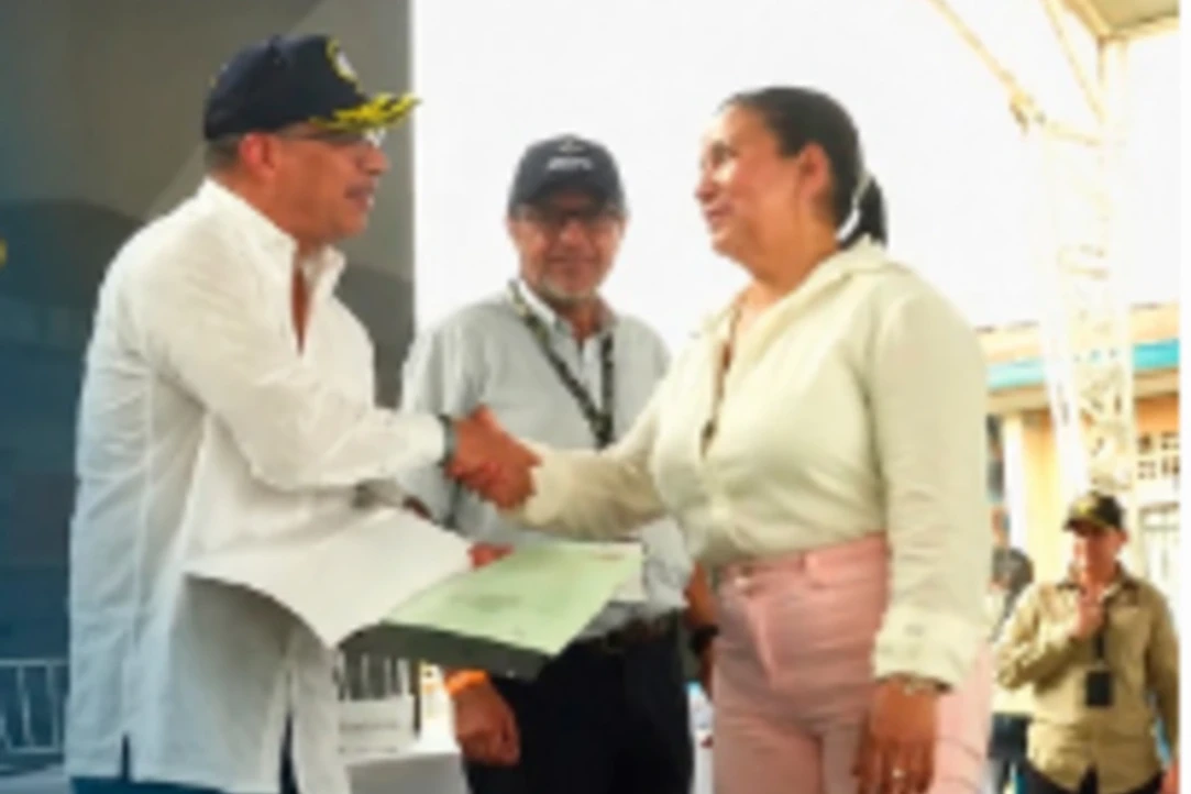 Petro fue quien entregó títulos del predio de minería ilegal